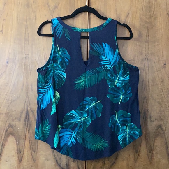 Old Navy palm leaf print blouse - Picture 2 of 4
